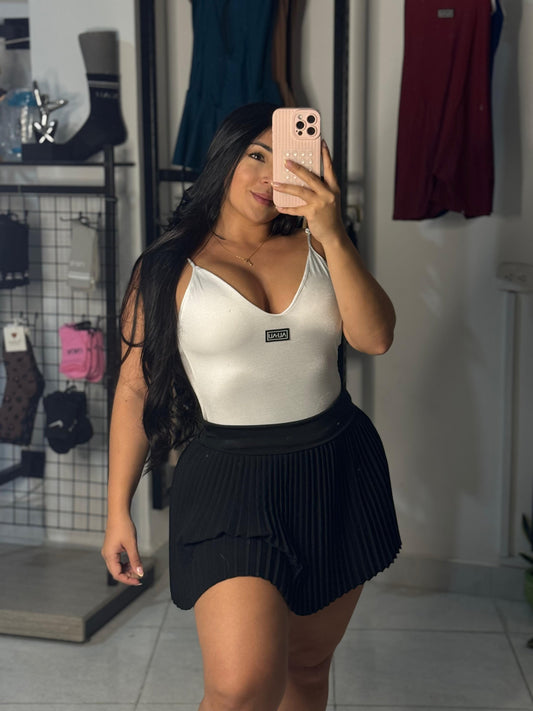 Falda-Short Plisada